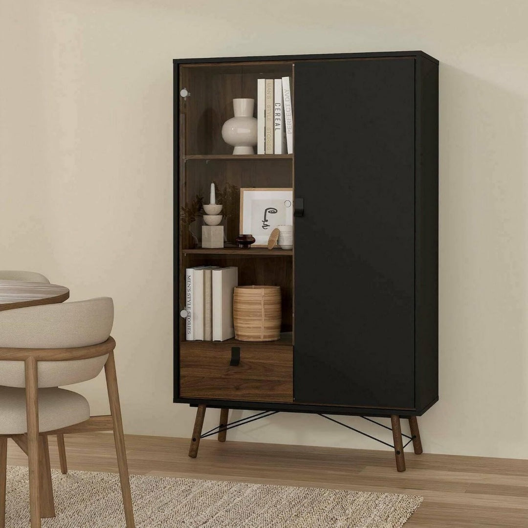 Vitrine marron, une porte, verre, style contemporain